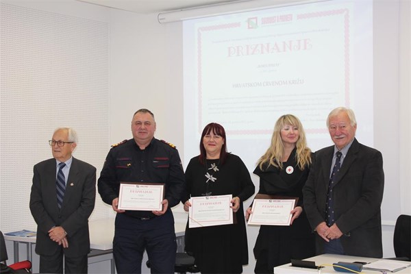 Hrvatski Crveni križ primio godišnje priznanje Udruge sigurnost u prometu